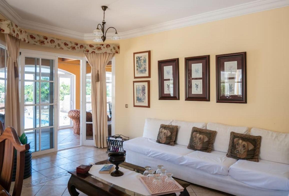 Holiday Villa Vergel With Huge Private Pool, Jacuzzi, Sauna & Bbq By Amazzzing Travel Caleta De Fuste Exterior foto