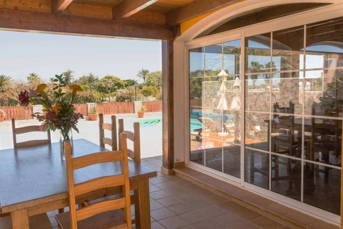 Holiday Villa Vergel With Huge Private Pool, Jacuzzi, Sauna & Bbq By Amazzzing Travel Caleta De Fuste Exterior foto